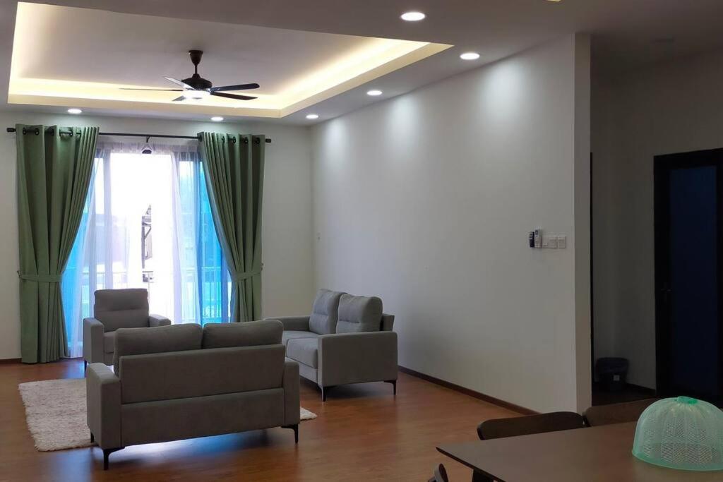 Miri Sunsky Condominium Homestay 3 Rooms & 6 Guest Exterior foto